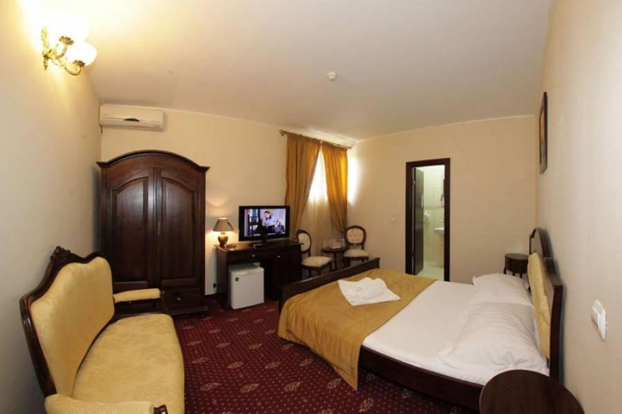 Hotel Maryo Ploeszti Zewnętrze zdjęcie