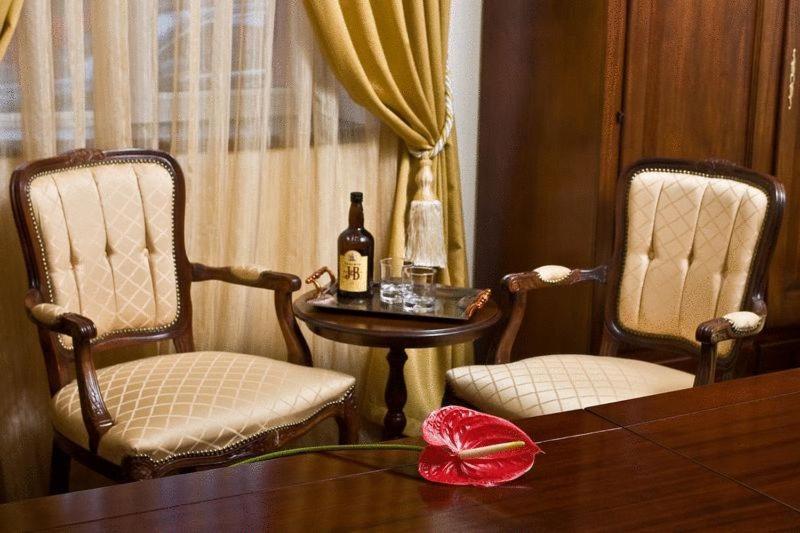 Hotel Maryo Ploeszti Zewnętrze zdjęcie