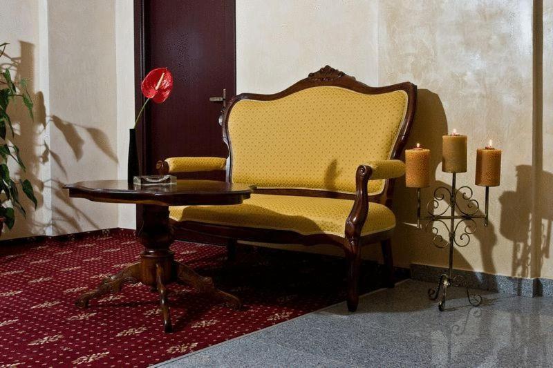 Hotel Maryo Ploeszti Zewnętrze zdjęcie