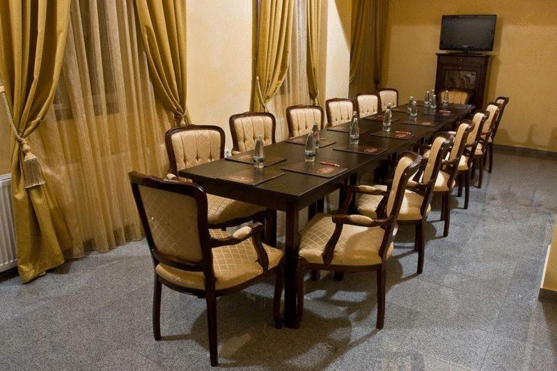 Hotel Maryo Ploeszti Zewnętrze zdjęcie