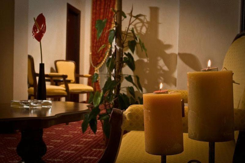 Hotel Maryo Ploeszti Zewnętrze zdjęcie