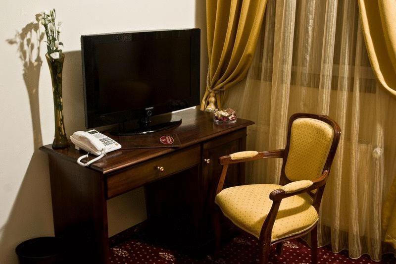 Hotel Maryo Ploeszti Zewnętrze zdjęcie