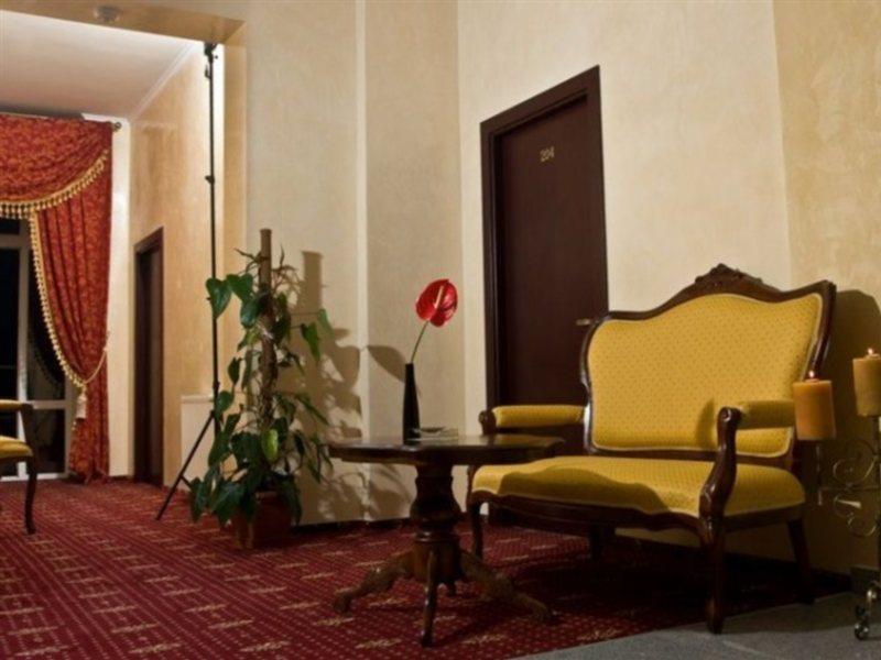 Hotel Maryo Ploeszti Zewnętrze zdjęcie